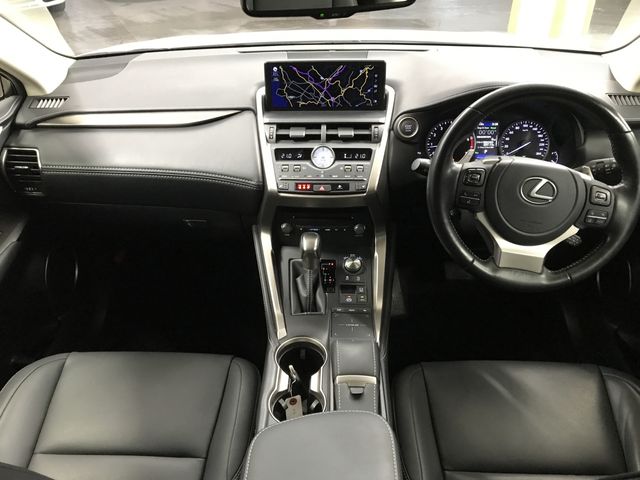 LEXUS NX300 AWD