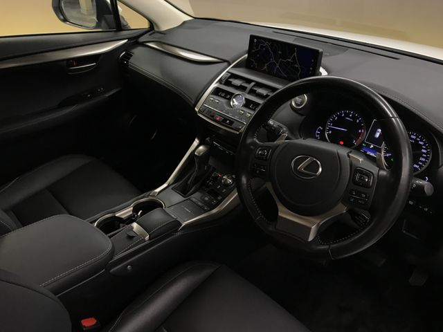 LEXUS NX300 AWD