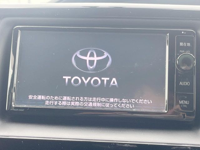 VOXY HYBRID