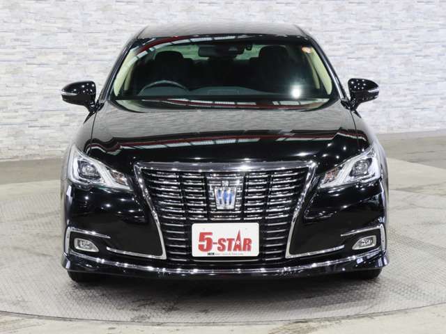 CROWN sedan hybrid