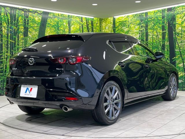 MAZDA3 FASTBACK