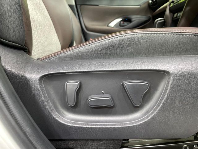YARIS CROSS HYBRID