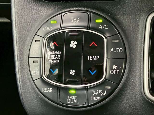 VOXY HYBRID