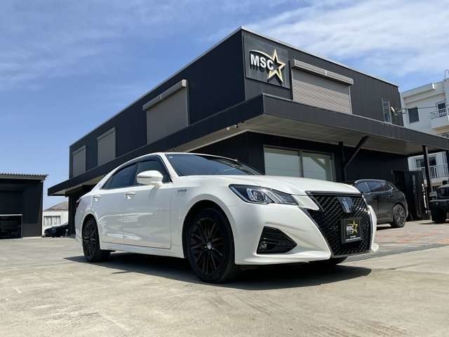 CROWN sedan hybrid 4WD
