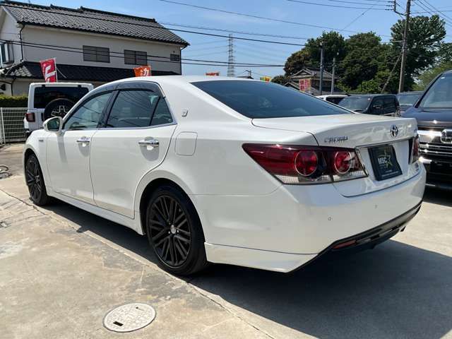 CROWN sedan hybrid 4WD