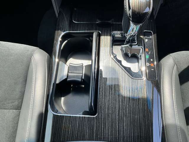 CROWN sedan hybrid 4WD