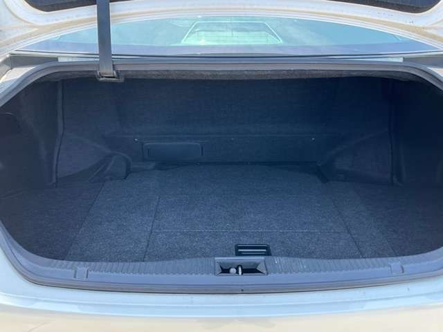 CROWN sedan hybrid 4WD