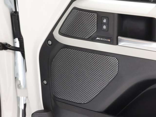 ROVER DEFENDER