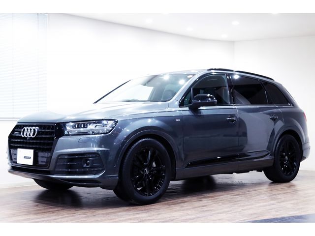 AUDI  Q7
