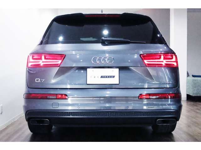 AUDI  Q7