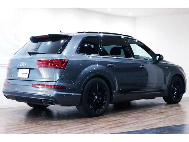 AUDI  Q7