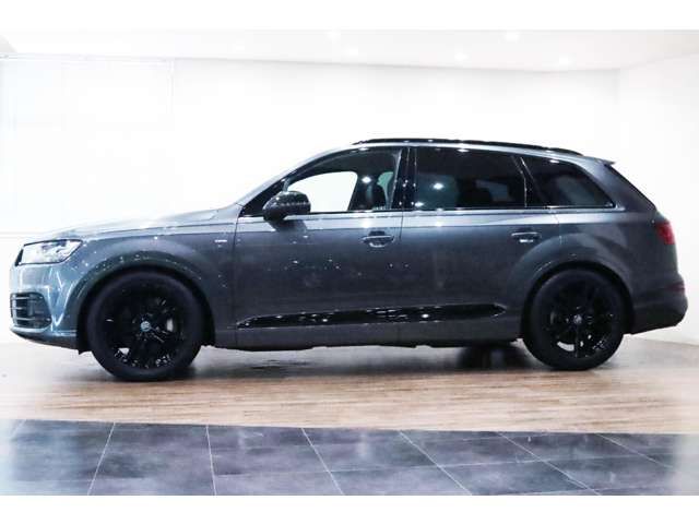 AUDI  Q7