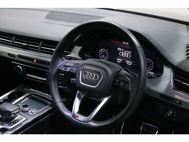 AUDI  Q7
