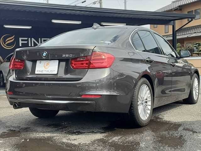 BMW 3 Series sedan