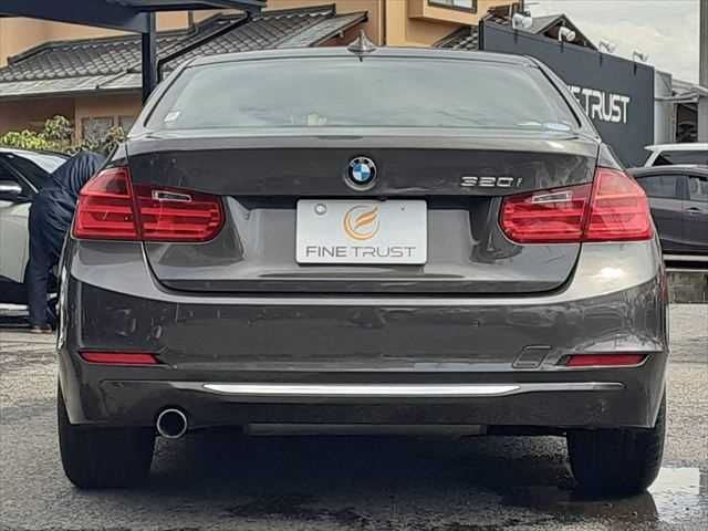 BMW 3 Series sedan