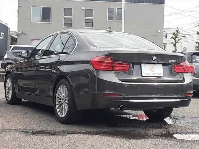 BMW 3 Series sedan