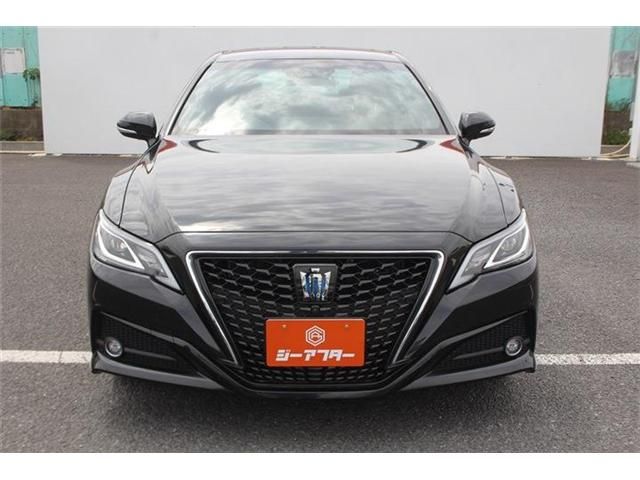 CROWN sedan hybrid