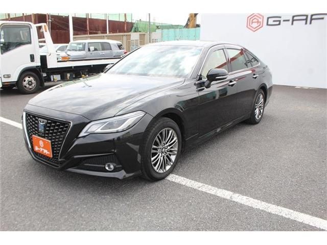 CROWN sedan hybrid
