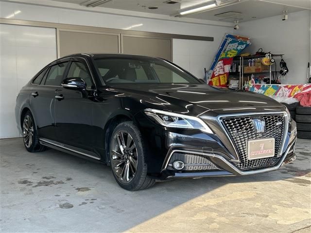 CROWN sedan hybrid 4WD