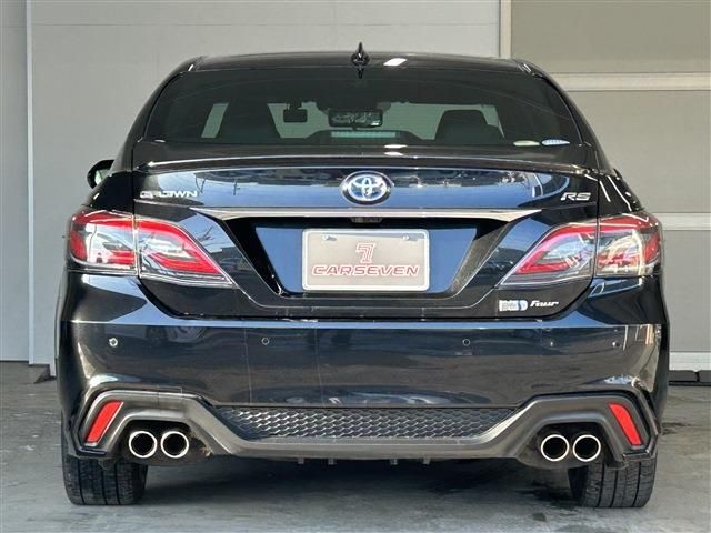 CROWN sedan hybrid 4WD