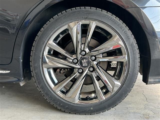CROWN sedan hybrid 4WD