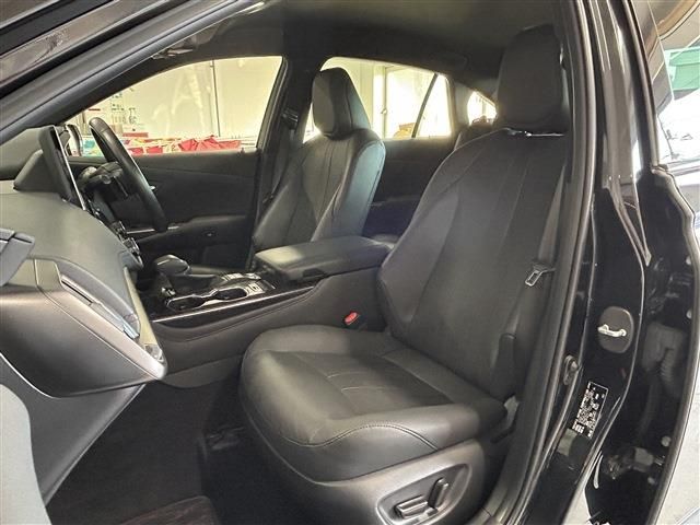 CROWN sedan hybrid 4WD