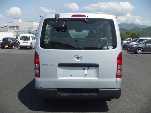 REGIUSACE van 4WD