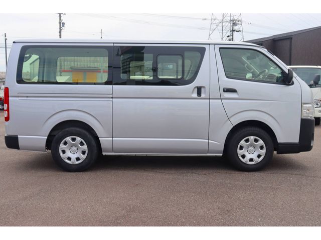 BONGO BRAWNY VAN
