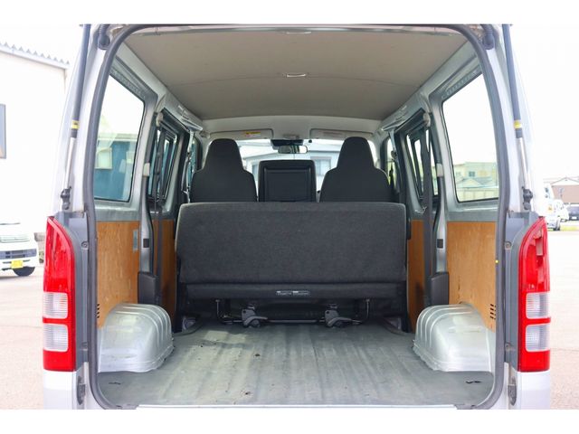 BONGO BRAWNY VAN