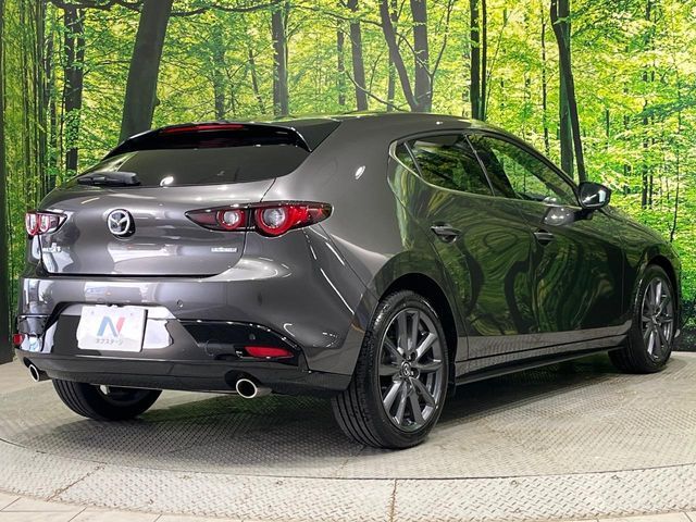 MAZDA3 FASTBACK
