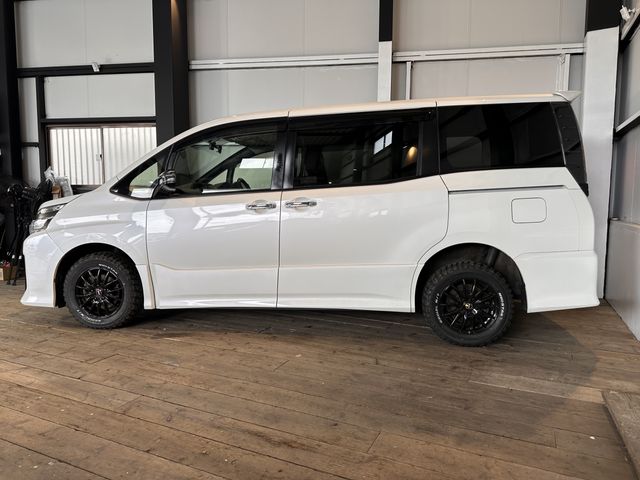 VOXY 4WD