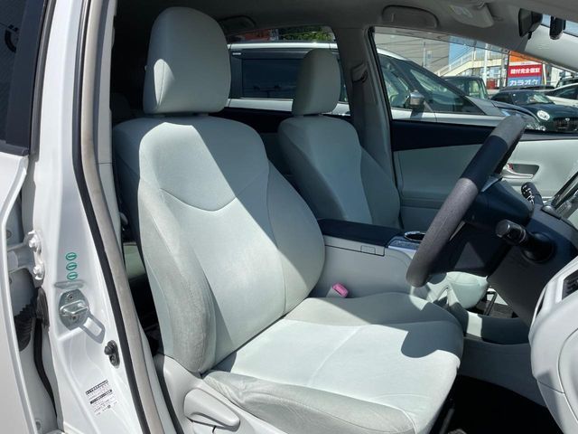 PRIUS Alpha