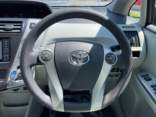 PRIUS Alpha