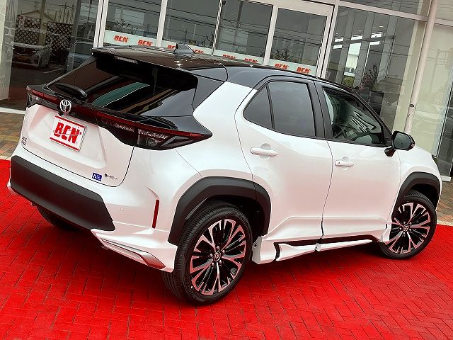 YARIS CROSS HYBRID