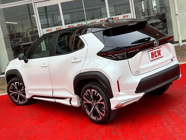 YARIS CROSS HYBRID