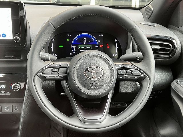 YARIS CROSS HYBRID