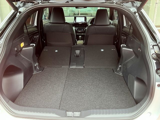YARIS CROSS HYBRID