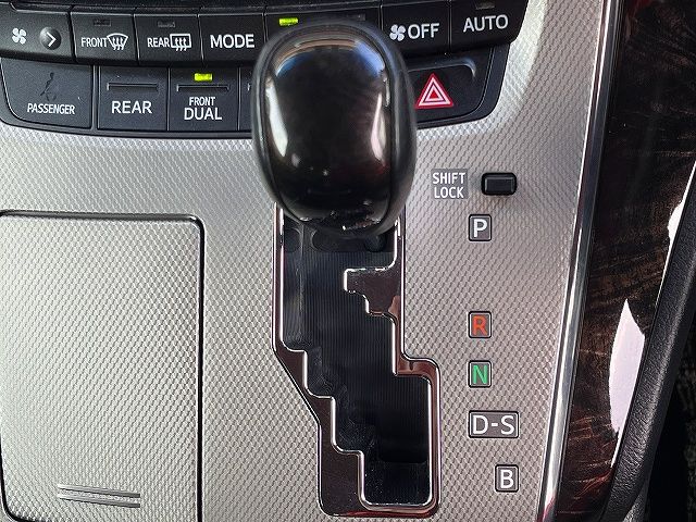 VELLFIRE HYBRID 4WD