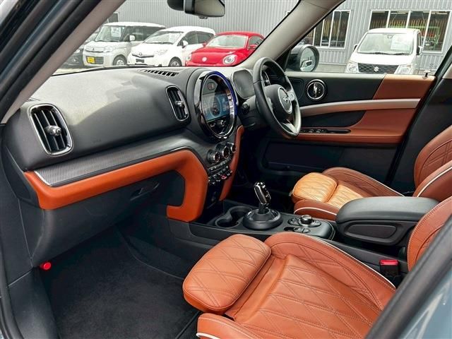 MINI COOPER D CROSSOVER