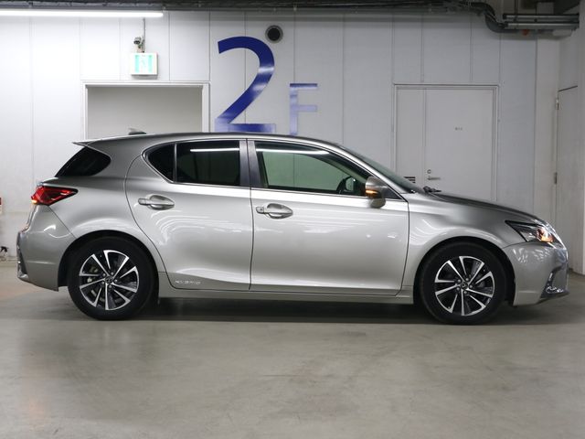 LEXUS CT200h
