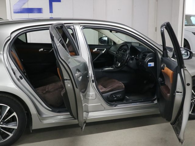 LEXUS CT200h