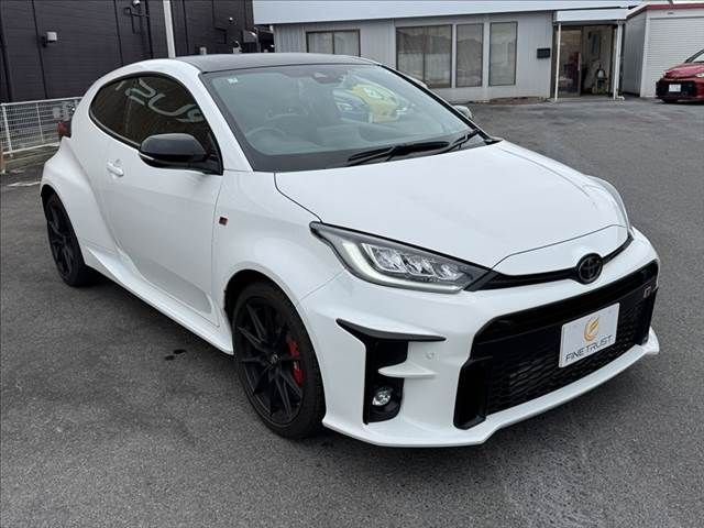 GR YARIS