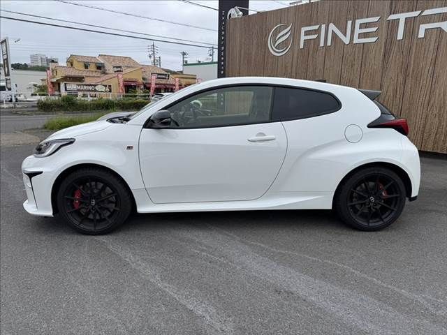 GR YARIS