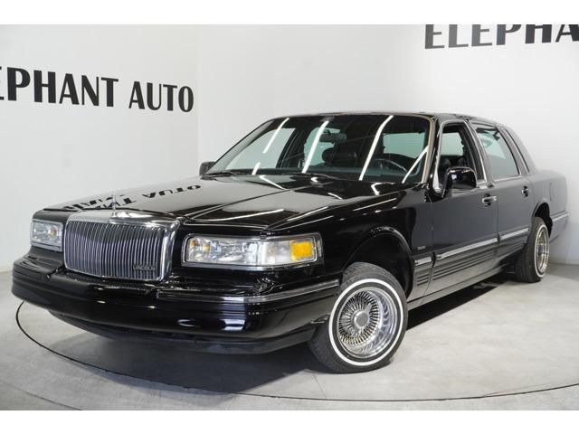LINCOLN TOWNCAR