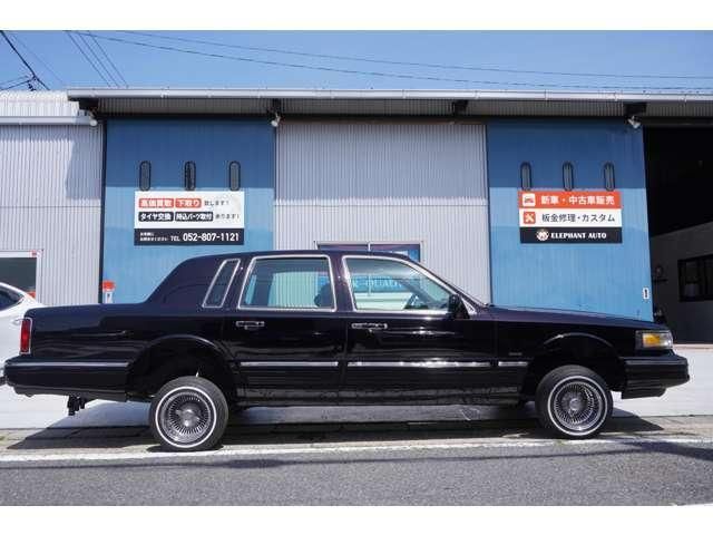 LINCOLN TOWNCAR