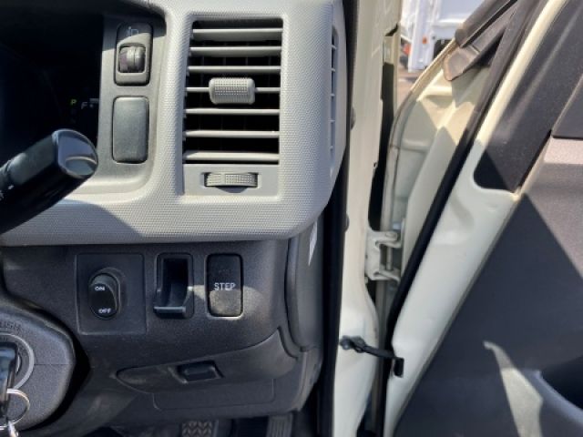 HIACE COMMUTER