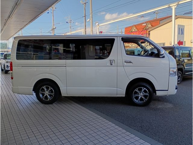 REGIUSACE van 4WD