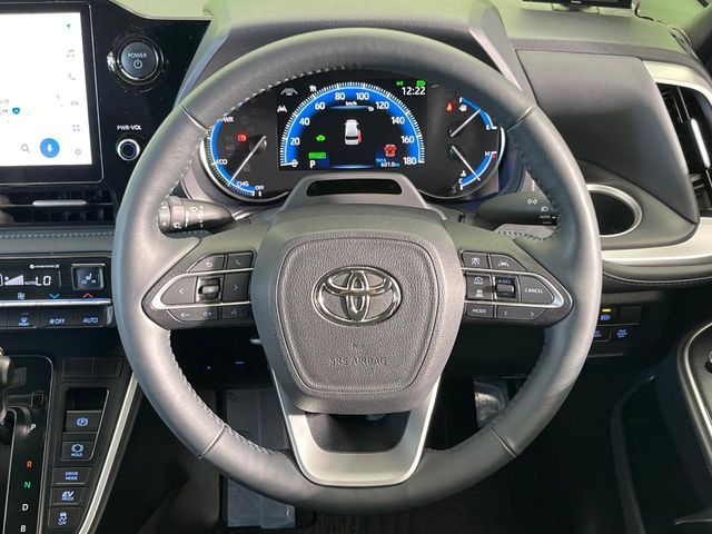 VOXY HYBRID