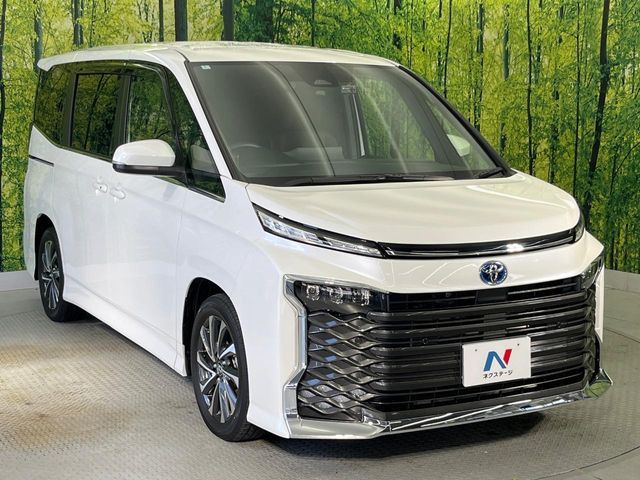 VOXY HYBRID
