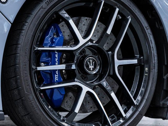 MASERATI MC20